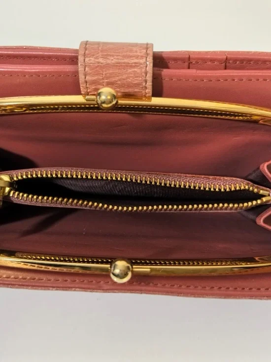 Miu Miu Rose Croc-Embossed Leather Wallet with Gold Logo - Picture 4 of 6